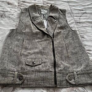 NWT Addison Gray full zip snap button lined vest with pockets, size M outdoors